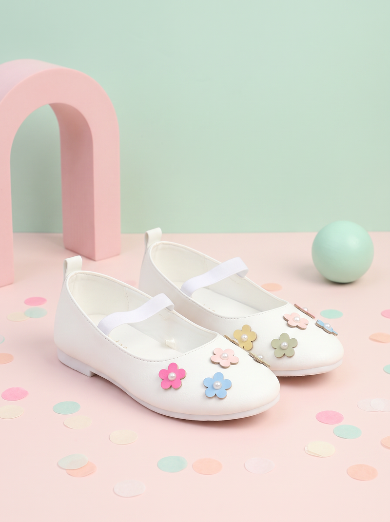 White Daisy Ballerina